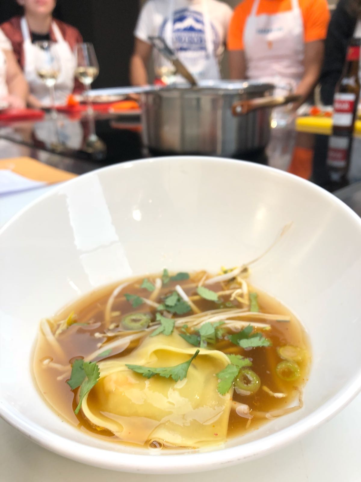 Sopa thai de wonton