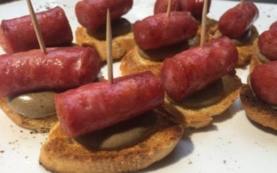 Renueva el jueves lardero con una receta de longaniza y alioli de ajo negro
