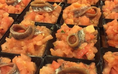 Refrescante receta de tartar de tomate y anchoa
