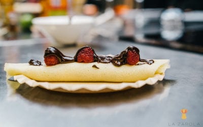 Receta de crepes de mascarpone con frutos rojos y chocolate