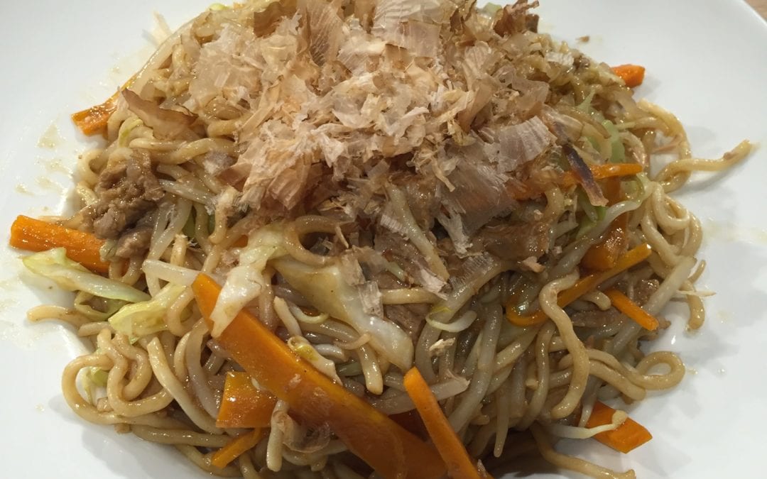 Yakisoba, el plato más popular de los festivales japoneses de verano