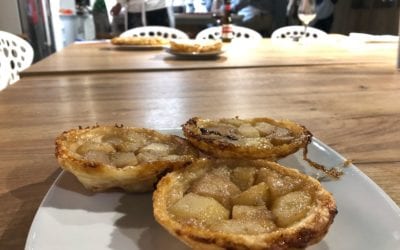 Receta Tatin de pera con chantilly al regaliz