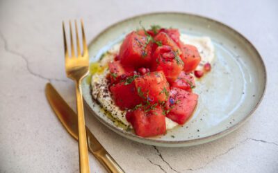 Receta: Sandía y tomate rosa de Barbastro con tirokafteri (crema de queso feta)