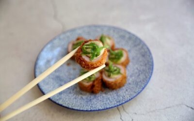 Receta: Maki de flamenquín con mayonesa de soja y wakame