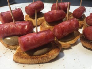 Receta de longaniza con alioli de ajo negro