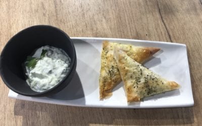 Receta griega: Tiropita con tzatziki