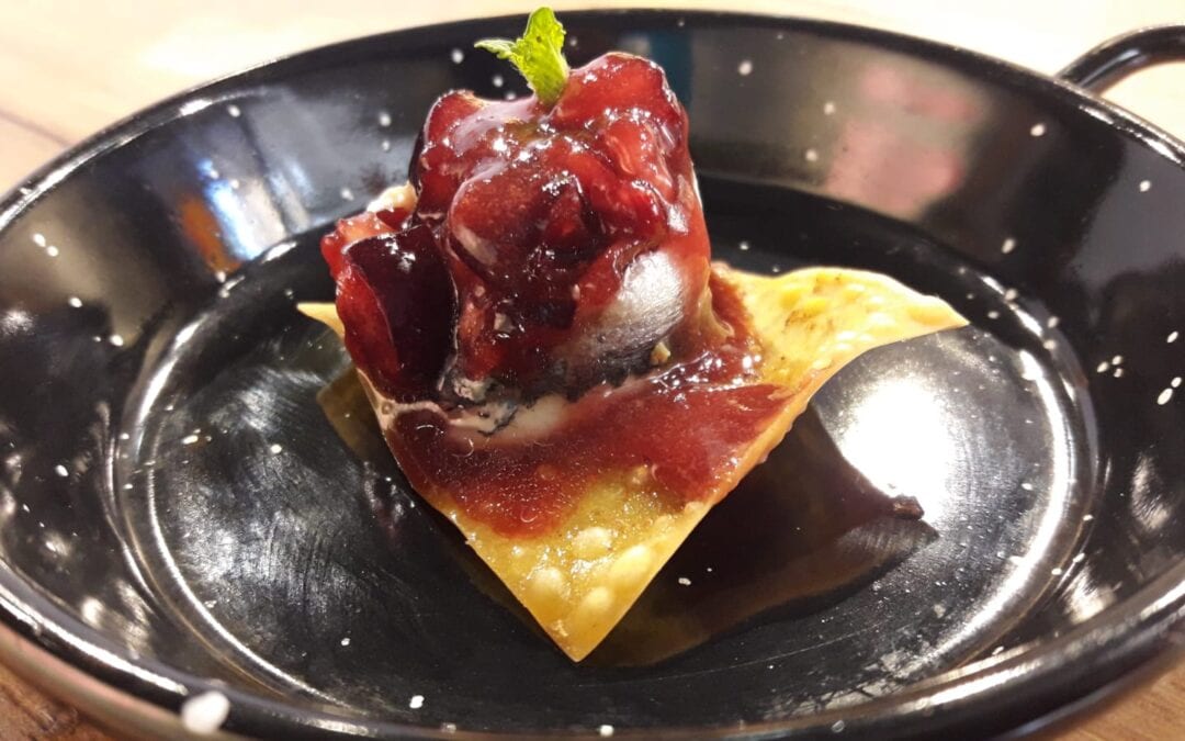 Receta: Pintxo crujiente de boquerones y cerezas