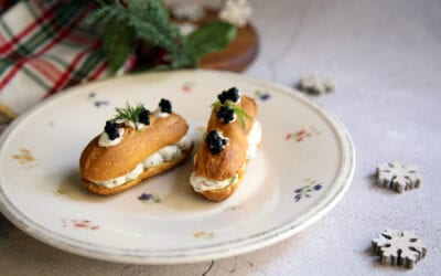 Receta: Eclairs rellenos de mascarpone, salmón ahumado y huevas