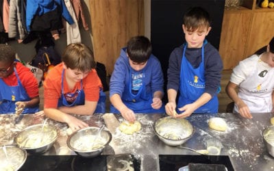 Vuelven los cursos de cocina para niños y adolescentes en Semana Santa en La Zarola