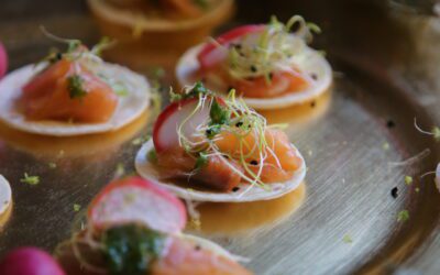 Receta: Tacos de salmón marinado, guacamole y créme faîche